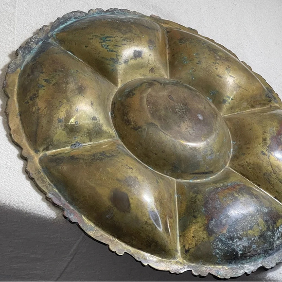 Vntg Brass Divided Tray Ornate Design Farmhouse Decor Mexico Handmade Patina - Picture 9 of 10